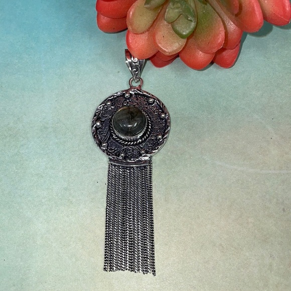 Jewelry - Labradorite Pendant